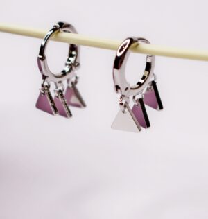 Pendientes aro con triángulos plateados
