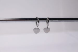 Pendientes corazón color plata