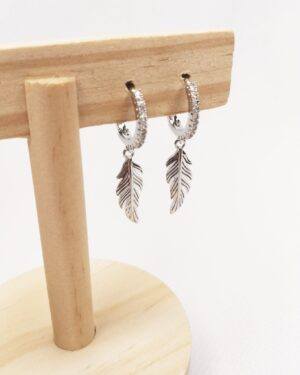 pendientes mini aro plumas