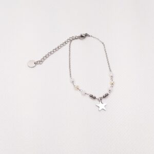 Pulsera detalle estrella y bolitas variadas